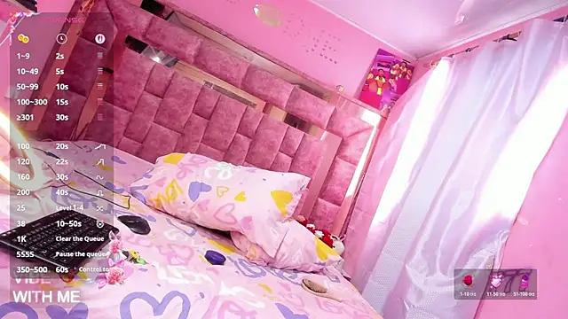 Snapshot of shenielxx chatting on June 2, 2026, 5:13 pm shenielxx online show from June 2, 2026, 5:13 pm