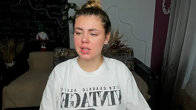 Snapshot of IsabellaBler chatting on December 15, 2025, 6:52 am IsabellaBler online show from December 15, 2025, 6:52 am