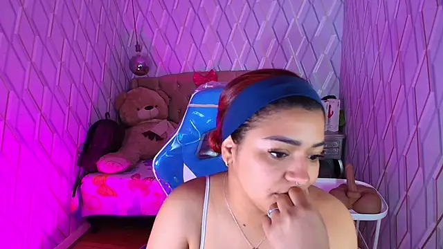 Snapshot of NicolleTaylor chatting on January 14, 2026, 3:43 am NicolleTaylor online show from January 14, 2026, 3:43 am