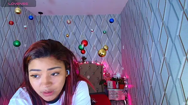 Snapshot of NicolleTaylor chatting on December 22, 2025, 4:12 am NicolleTaylor online show from December 22, 2025, 4:12 am