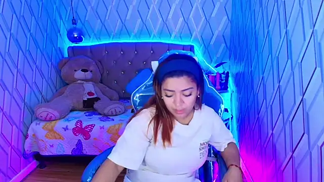 Snapshot of NicolleTaylor chatting on October 23, 2025, 4:22 am NicolleTaylor online show from October 23, 2025, 4:22 am