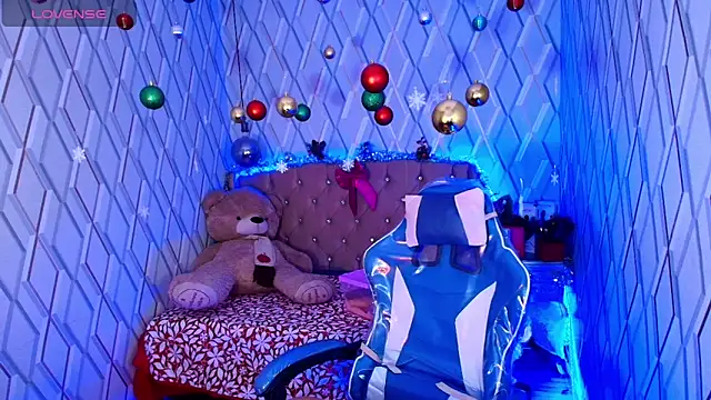 Snapshot of NicolleTaylor chatting on December 17, 2025, 4:06 am NicolleTaylor online show from December 17, 2025, 4:06 am