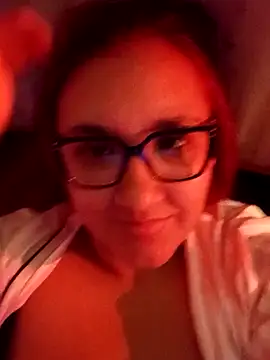 Snapshot of Isabella_Du chatting on May 5, 2026, 3:31 am Isabella Du online show from May 5, 2026, 3:31 am