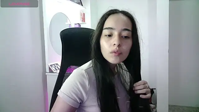 Snapshot of aineangeel chatting on June 6, 2026, 12:27 am aineangeel online show from June 6, 2026, 12:27 am