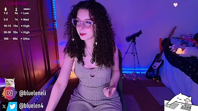 Snapshot of bluelen chatting on May 8, 2026, 8:40 am bluelen online show from May 8, 2026, 8:40 am