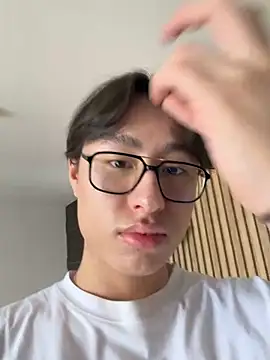 Snapshot of SrLuis18 chatting on January 31, 2026, 8:29 pm SrLuis18 online show from January 31, 2026, 8:29 pm