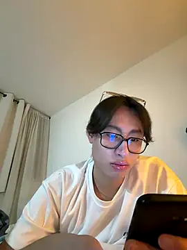 Snapshot of SrLuis18 chatting on December 21, 2025, 4:36 am SrLuis18 online show from December 21, 2025, 4:36 am