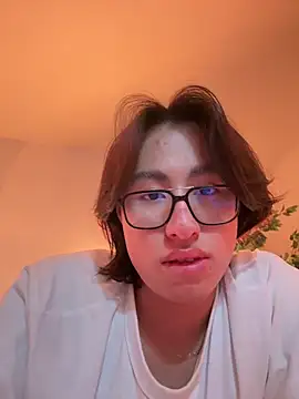 Snapshot of SrLuis18 chatting on December 18, 2025, 7:13 am SrLuis18 online show from December 18, 2025, 7:13 am