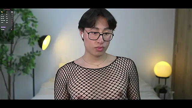 Snapshot of SrLuis18 chatting on February 23, 2026, 8:42 pm SrLuis18 online show from February 23, 2026, 8:42 pm