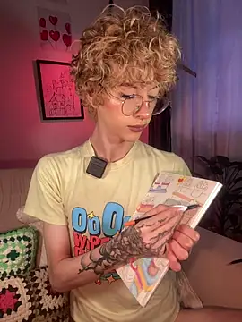 lyamthommpson online show from April 5, 2026, 7:53 pm