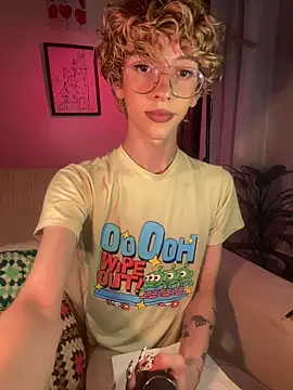 lyamthommpson online show from April 15, 2026, 1:00 am