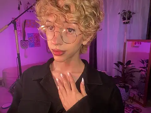 lyamthommpson online show from March 27, 2026, 9:05 pm