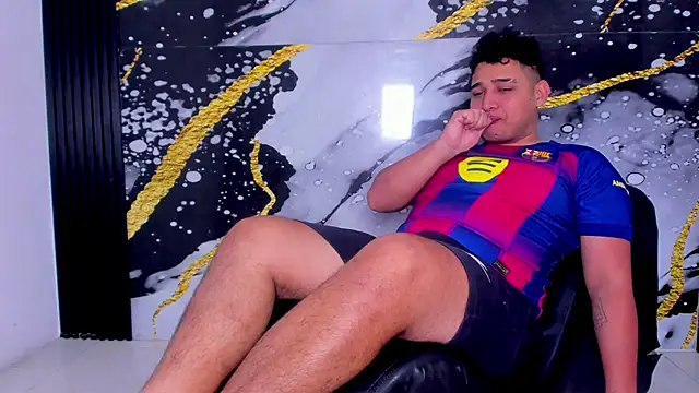 Snapshot of sweethot___ chatting on September 28, 2025, 2:02 pm sweethot online show from September 28, 2025, 2:02 pm