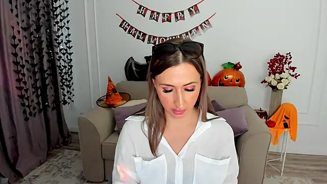 PassionGlow online show from October 25, 2025, 3:49 am