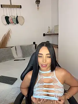 Snapshot of annyfosterr chatting on May 19, 2026, 10:39 pm annyfosterr online show from May 19, 2026, 10:39 pm