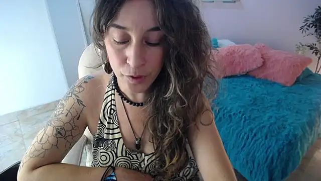 Paula Paz online show from September 24, 2025, 2:12 pm