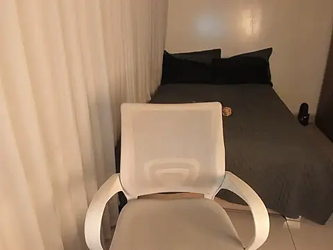 kiaraowen online show from May 30, 2026, 2:18 am