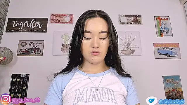 Snapshot of olivia22love chatting on October 24, 2025, 11:42 am olivia22love online show from October 24, 2025, 11:42 am