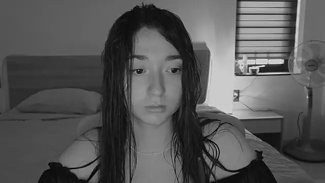 YasmineWest online show from April 3, 2026, 12:17 am