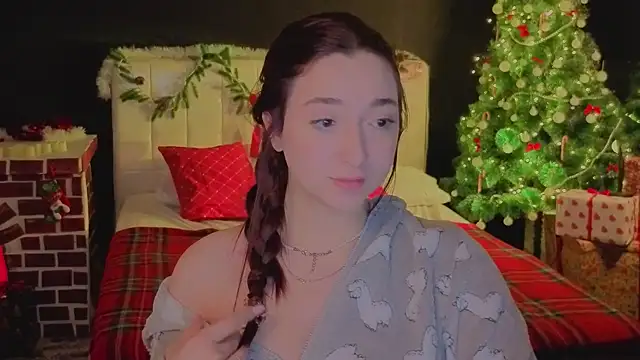 Snapshot of YasmineWest chatting on December 5, 2025, 9:52 am YasmineWest online show from December 5, 2025, 9:52 am