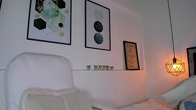 amysc online show from April 15, 2026, 12:10 pm