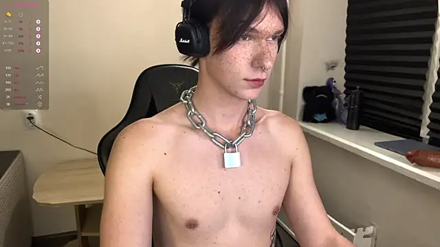 Snapshot of carthylovvve chatting on October 29, 2025, 3:33 pm carthylovvve online show from October 29, 2025, 3:33 pm