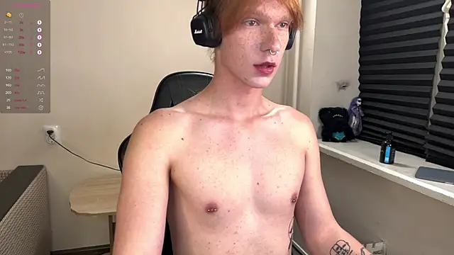 Snapshot of carthylovvve chatting on November 14, 2025, 3:37 pm carthylovvve online show from November 14, 2025, 3:37 pm