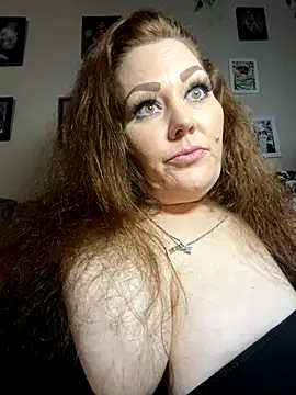 Snapshot of fatfabulous1981 chatting on November 9, 2025, 11:36 am fatfabulous1981 online show from November 9, 2025, 11:36 am