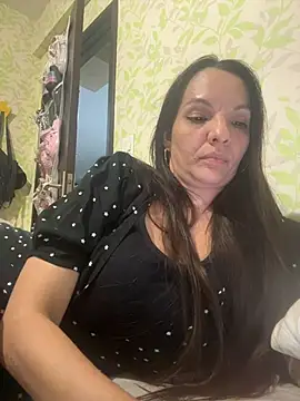 Snapshot of samilux5 chatting on December 16, 2025, 5:33 am samilux5 online show from December 16, 2025, 5:33 am