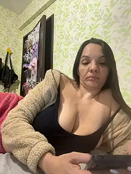 Snapshot of samilux5 chatting on November 7, 2025, 3:44 am samilux5 online show from November 7, 2025, 3:44 am