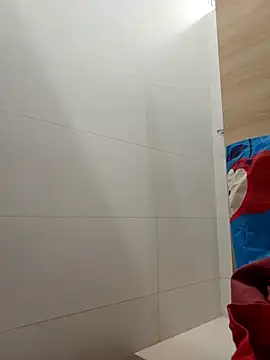 LongUKMakeYouSquirt online show from September 17, 2025, 4:31 pm