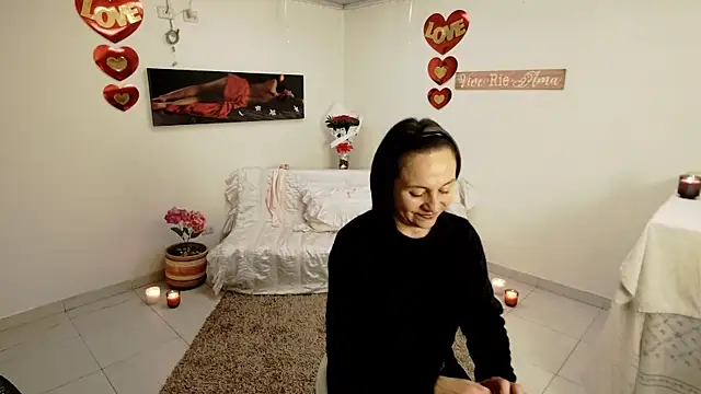 lollita 23  online show from April 8, 2026, 7:48 pm