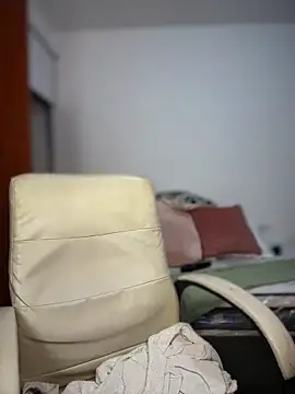 horny roomiess online show from May 11, 2026, 1:29 am
