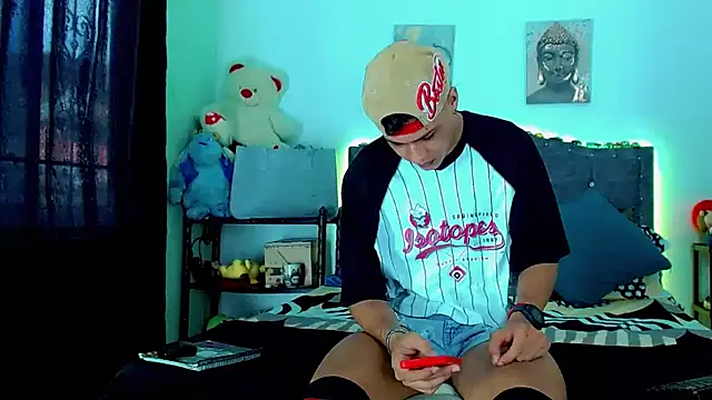 Liamscott  online show from March 7, 2026, 8:03 pm