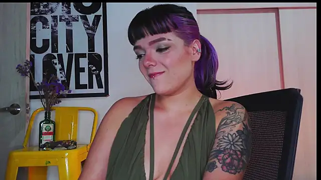 Snapshot of purple_em69 chatting on February 27, 2026, 3:40 am purple em69 online show from February 27, 2026, 3:40 am