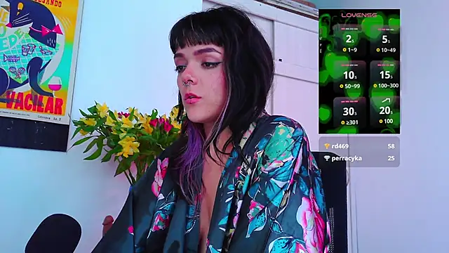 Snapshot of purple_em69 chatting on March 16, 2025, 4:23 pm purple em69 online show from March 16, 2025, 4:23 pm