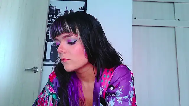 Snapshot of purple_em69 chatting on September 16, 2025, 5:25 pm purple em69 online show from September 16, 2025, 5:25 pm