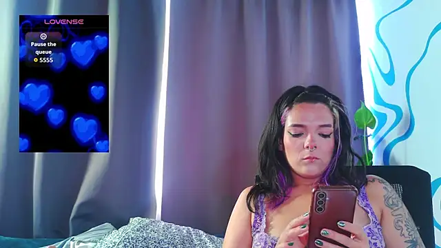 Snapshot of purple_em69 chatting on September 10, 2025, 8:41 pm purple em69 online show from September 10, 2025, 8:41 pm