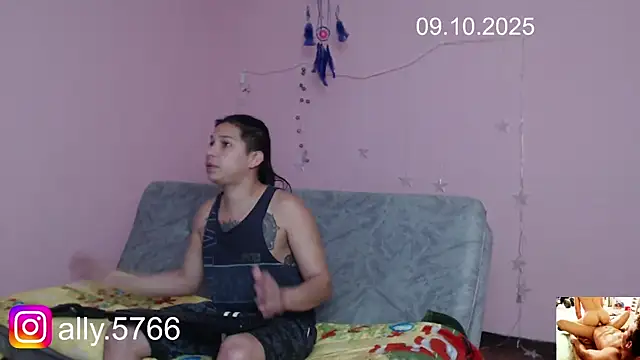 Snapshot of CoreAlejito chatting on October 9, 2025, 11:16 pm CoreAlejito online show from October 9, 2025, 11:16 pm