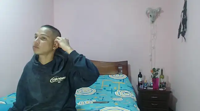 Snapshot of CoreAlejito chatting on March 10, 2025, 1:45 am CoreAlejito online show from March 10, 2025, 1:45 am