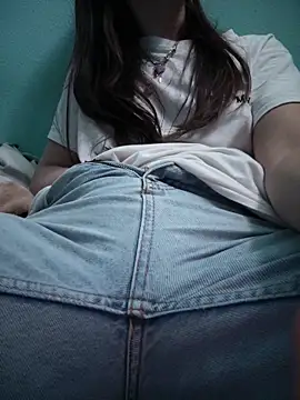 Snapshot of rossana99_ chatting on May 17, 2026, 4:40 pm rossana99 online show from May 17, 2026, 4:40 pm