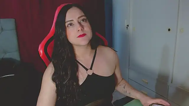 Noamartin  online show from February 11, 2026, 10:42 pm