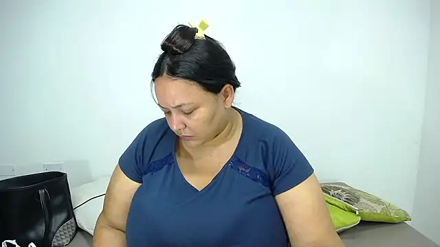 Snapshot of CrushOnMe_ chatting on January 13, 2026, 12:31 pm CrushOnMe online show from January 13, 2026, 12:31 pm