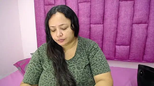 Snapshot of CrushOnMe_ chatting on January 8, 2026, 12:16 am CrushOnMe online show from January 8, 2026, 12:16 am