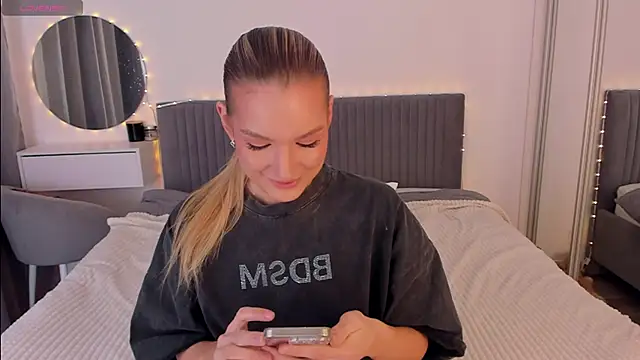 CassieRayss online show from January 9, 2026, 10:00 am