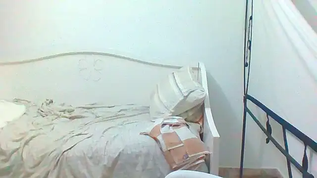 Snapshot of Yeye25199 chatting on January 18, 2025, 6:34 am Yeye25199 online show from January 18, 2025, 6:34 am