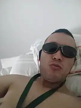 Snapshot of Yeye25199 chatting on February 18, 2025, 9:32 am Yeye25199 online show from February 18, 2025, 9:32 am