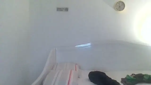 Snapshot of Yeye25199 chatting on February 19, 2025, 2:01 am Yeye25199 online show from February 19, 2025, 2:01 am