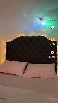 martina duque  online show from February 17, 2026, 6:05 pm