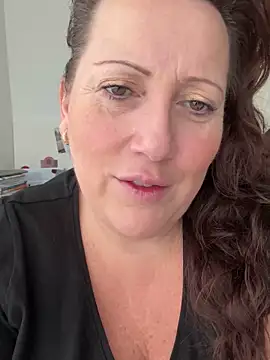 Snapshot of xsexycurvymilf chatting on January 31, 2025, 9:16 am xsexycurvymilf online show from January 31, 2025, 9:16 am